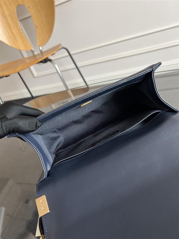 2026127214238330 550